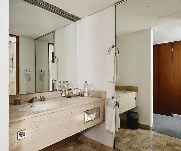 Del Prado Hotel 4*